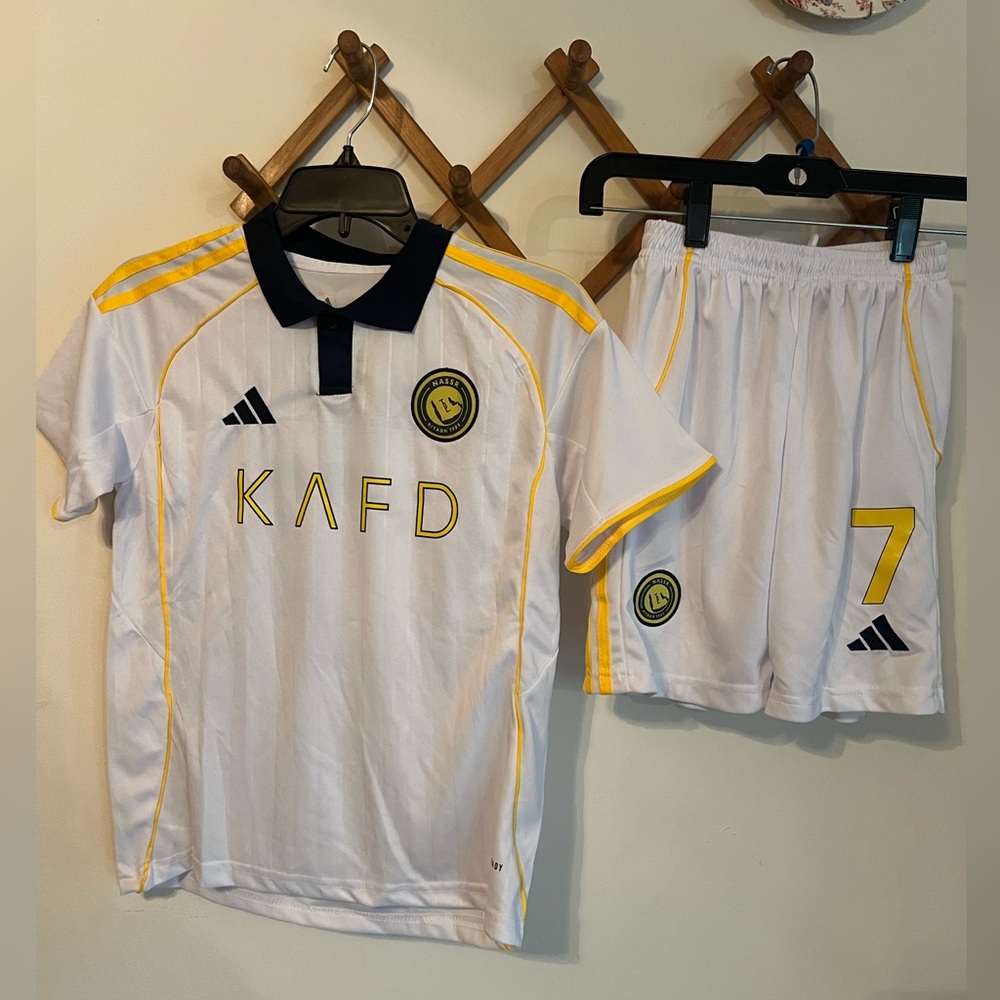 NWT-Jersey + shorts Al-Nassr RONALDO #7 size 26 kids (US 7/8) Adidas Aeroready